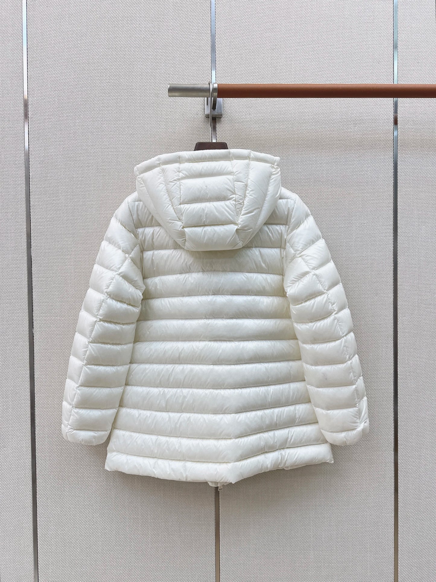 Luxury Women's Hooded Duck Down Winter Jacket With Pockets