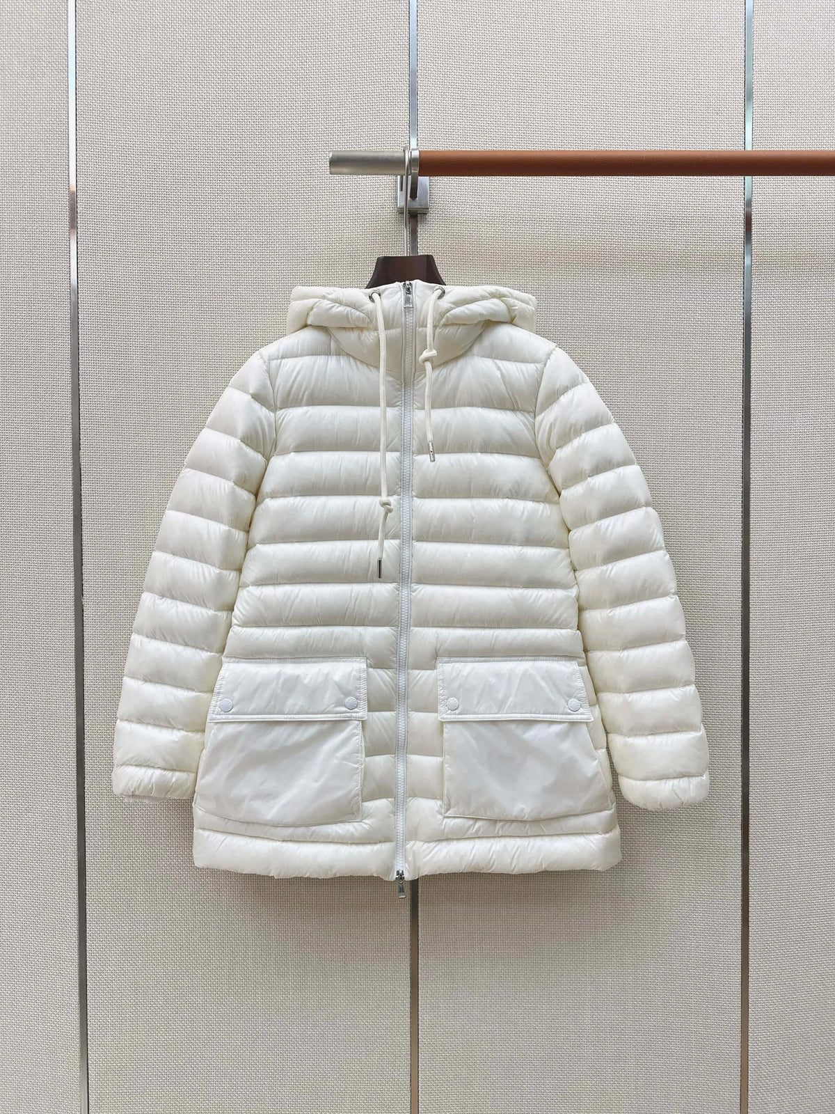 Luxury Women's Hooded Duck Down Winter Jacket With Pockets