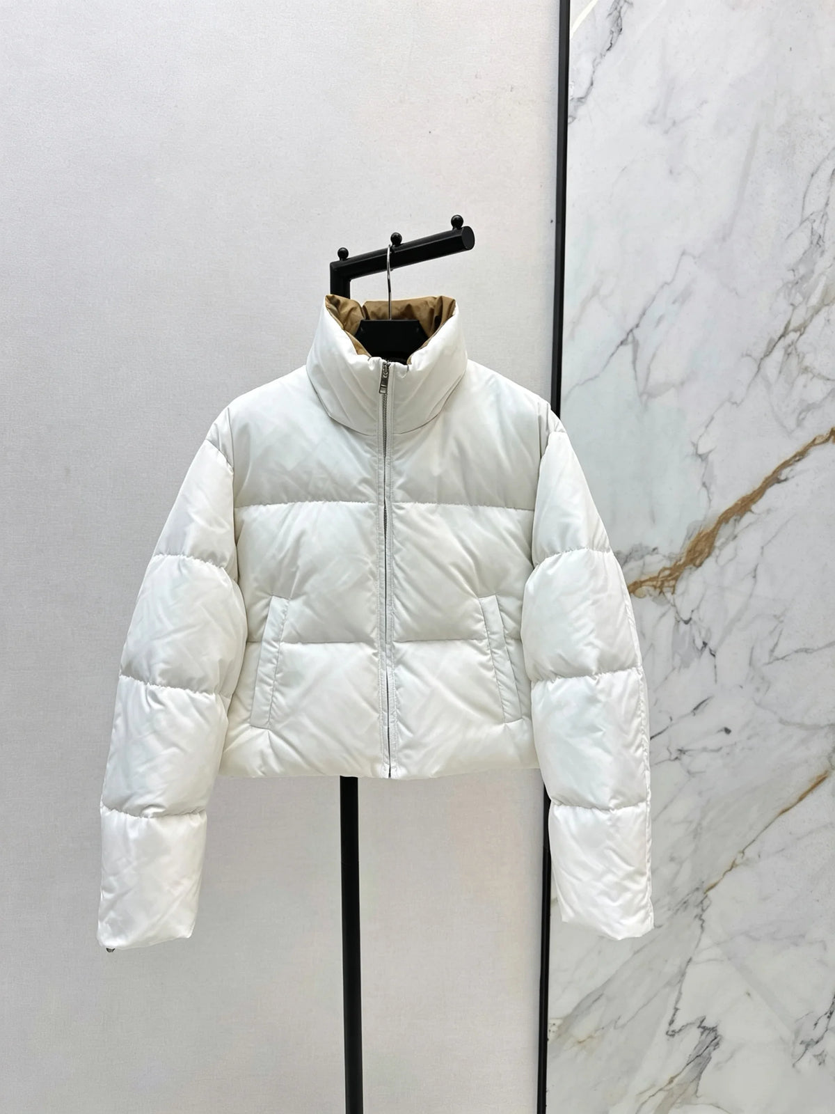 2026 Women Winter Contrast Inner Stand Collar Cropped Puffer Jacket ZX5715