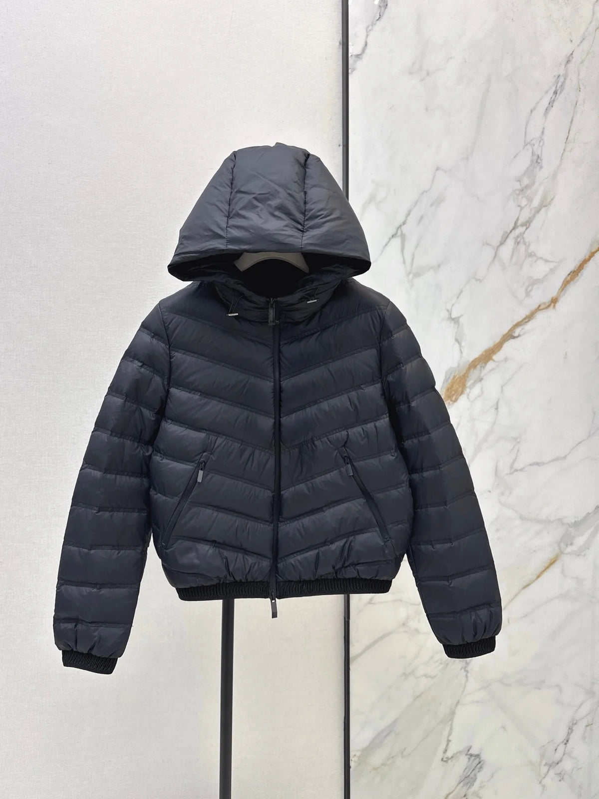 2026 Women Winter V‑Quilted Rib‑Hem Hooded Cropped Puffer Jacket ZX5724