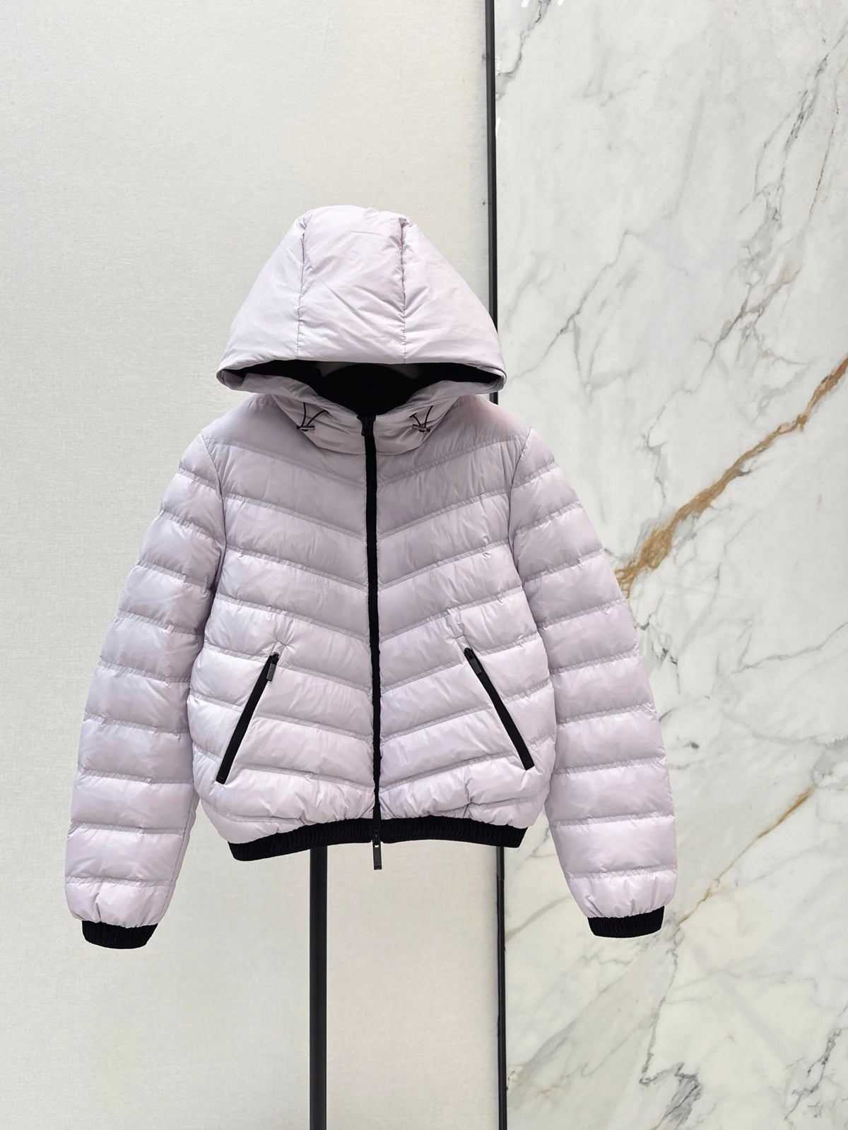 2026 Women Winter V‑Quilted Rib‑Hem Hooded Cropped Puffer Jacket ZX5724