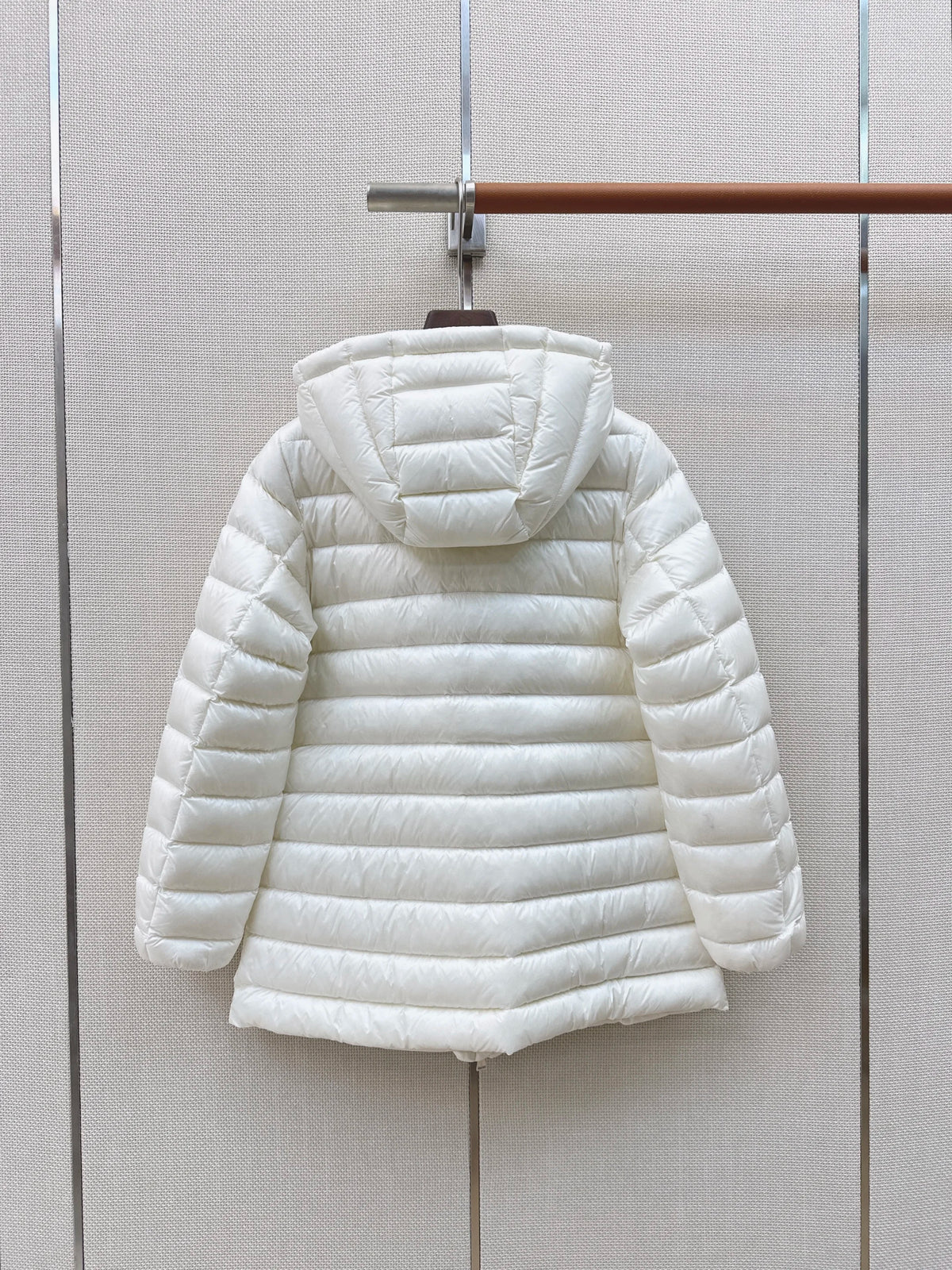 Luxury Women's Hooded Duck Down Winter Jacket With Pockets
