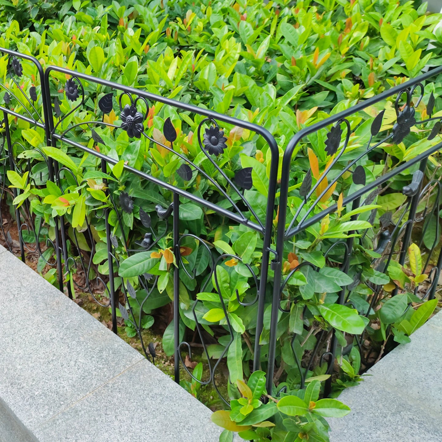 5 PACK Black Coated Steel Decorative Garden Fence Panel, 32x 24-inch Metal Border Folding Fence